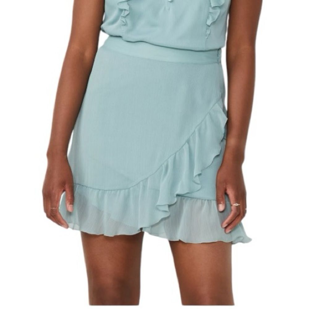 Lauren Conrad Ruffled Mini wrap Skirt size large midi  lining side zip elastic